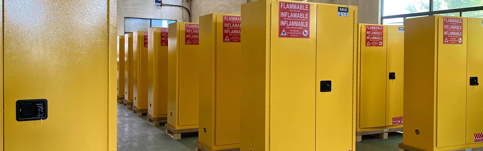 Armário de segurança de metal